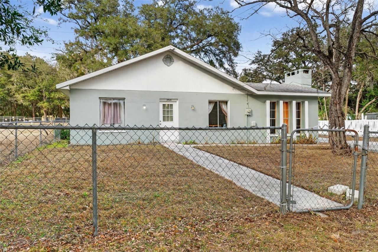 39243 Lizabeth Circle, Zephyrhills, FL 33542 Photo