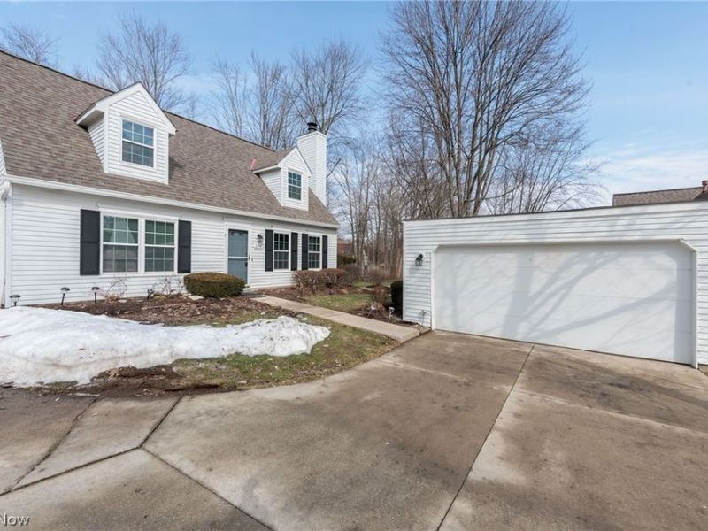 2217 Heather Lane, Unit 5, Twinsburg, OH 44087 Photo 2