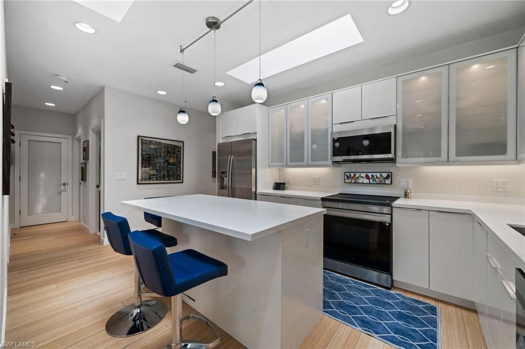 361 2nd St S, Naples, FL 34102 Photo