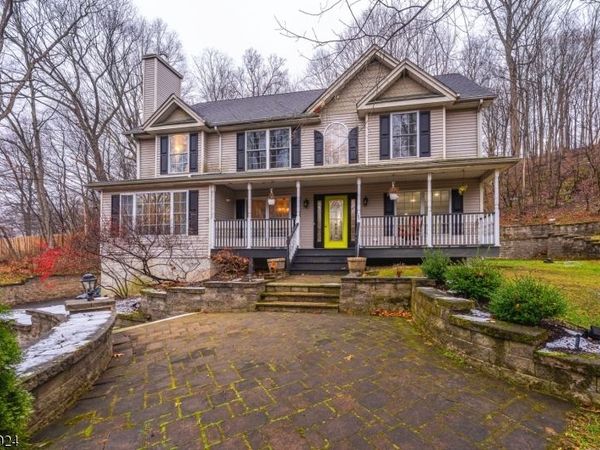 123 Vail Rd, Knowlton, NJ 07832