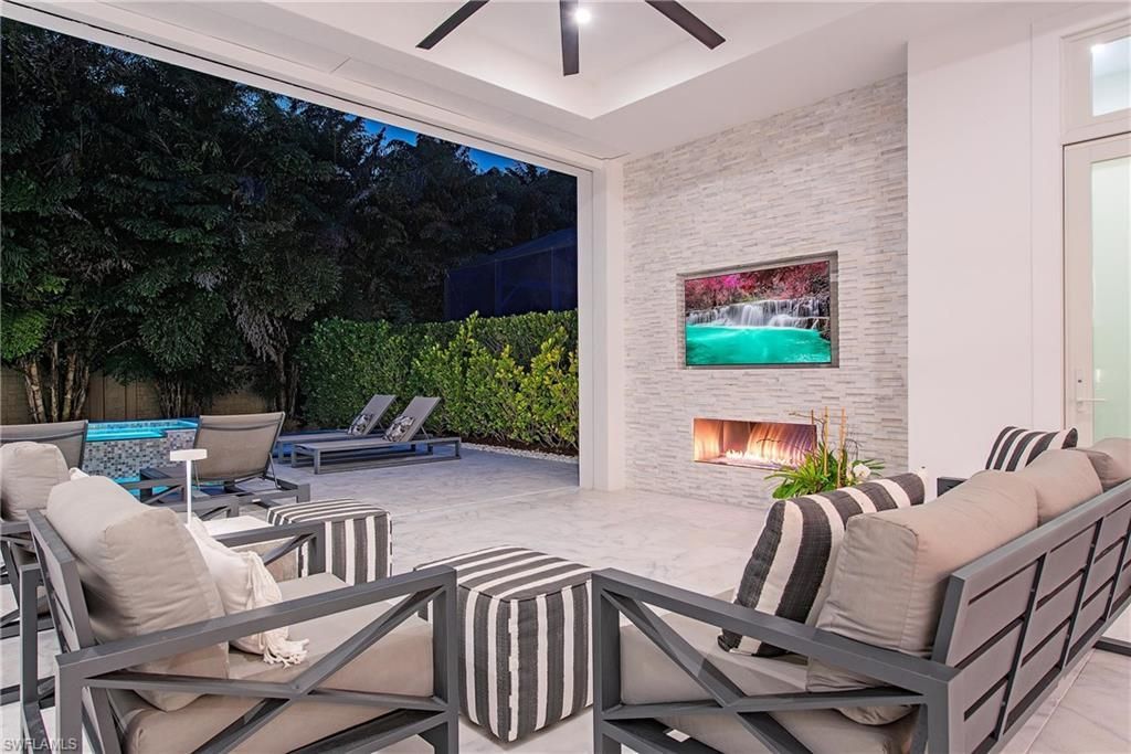 6830 Mangrove Ave, Naples, FL 34109 Photo