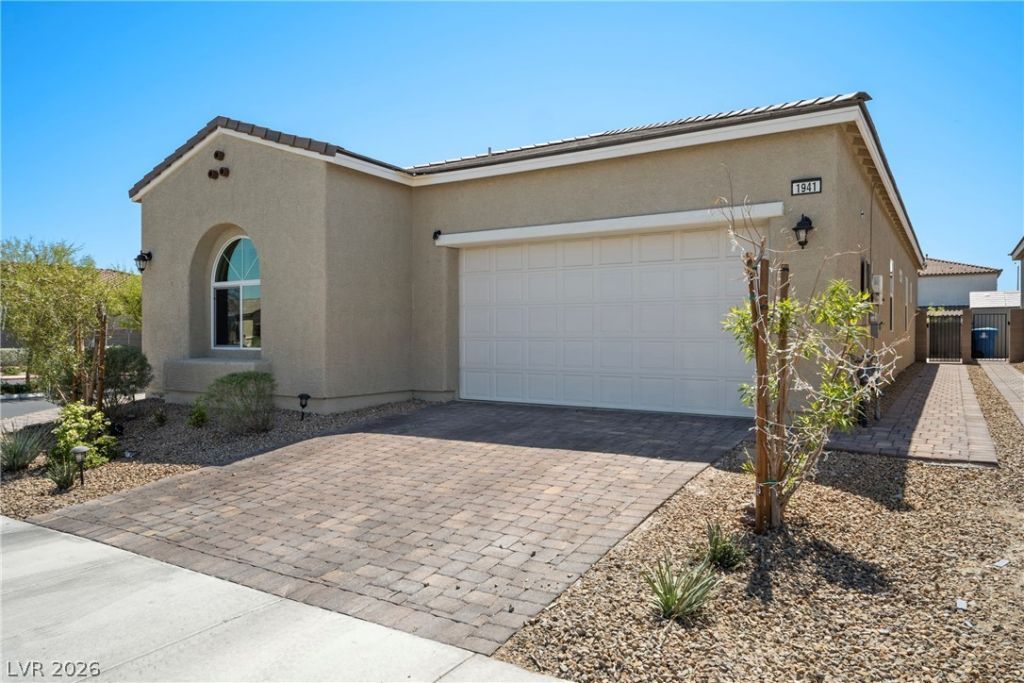 1941 W Pondering Avenue, North Las Vegas, NV 89031 Main Photo