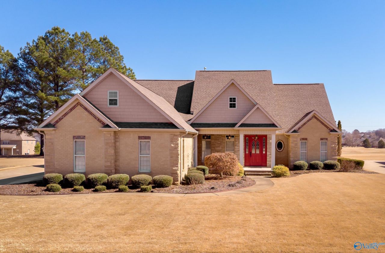 258 Plantation Springs Drive, Florence, AL 35630 Main Photo