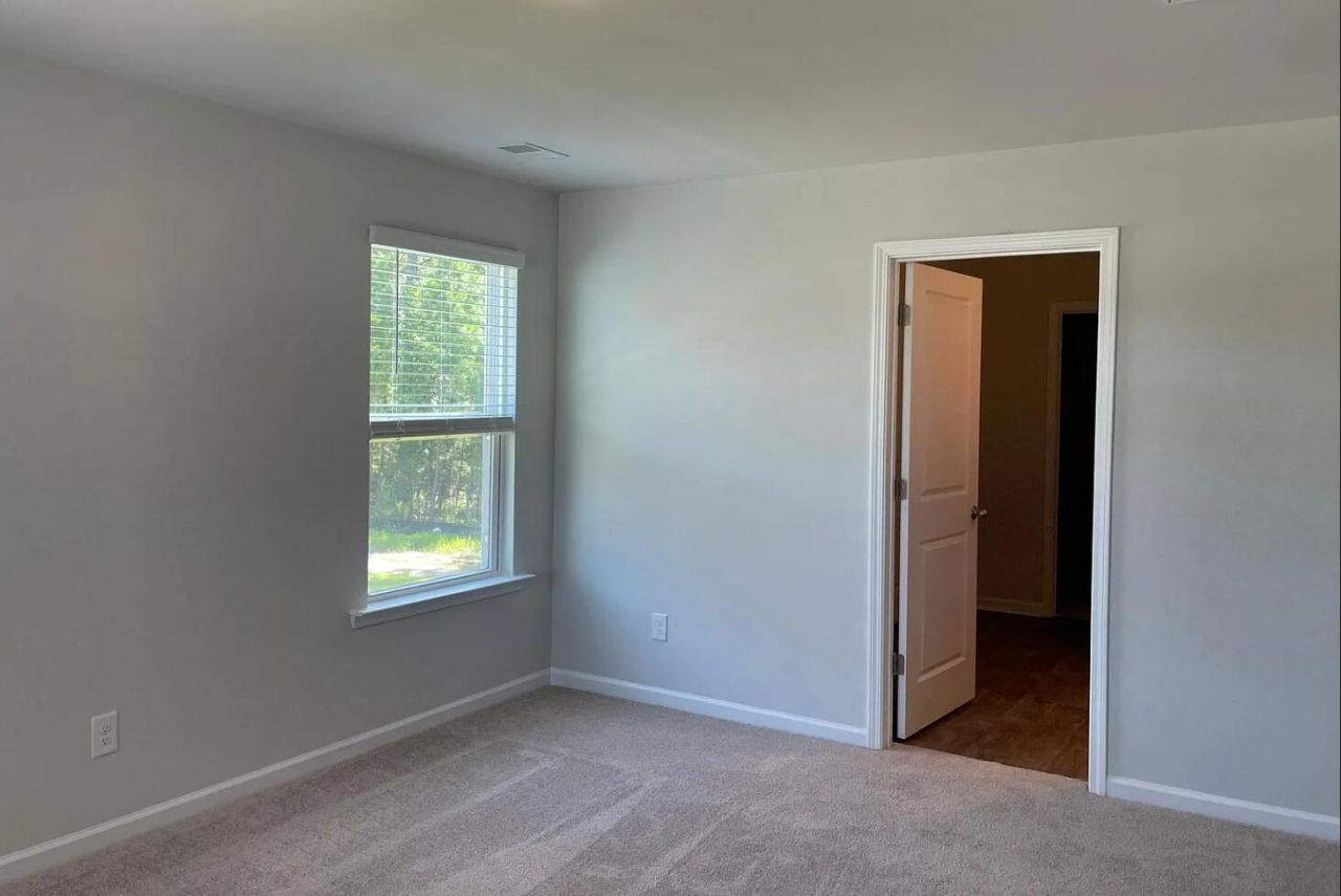 448 Cedarview Road Photo 11