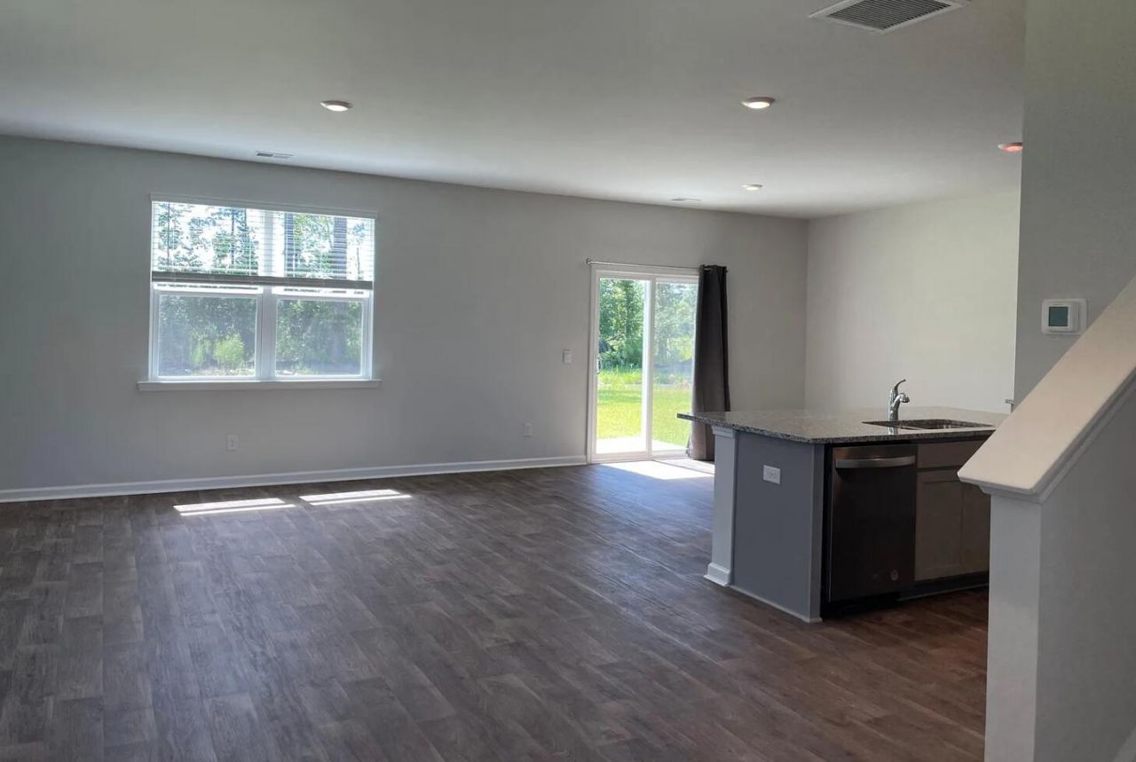 448 Cedarview Road Photo 5