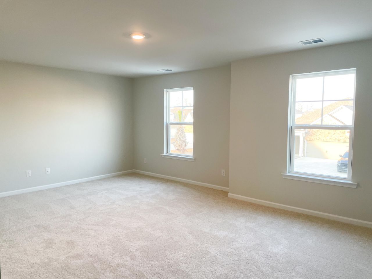 640 Chigwell Springs Lane Photo 11