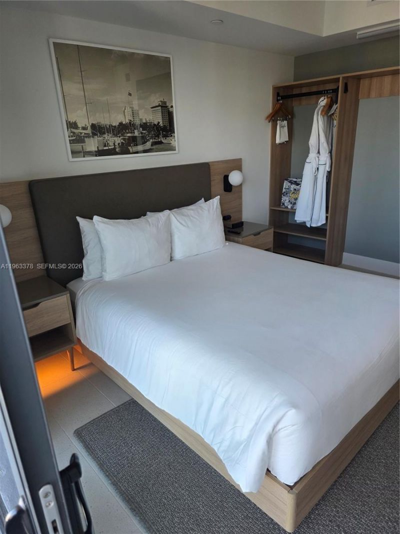 159 NE 6th St, Unit 4302, Miami, FL 33132 Photo