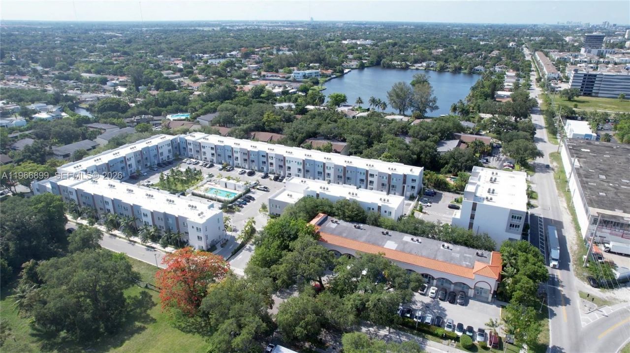 2561 NE 193rd St, Unit 1203, Miami, FL 33180 Photo