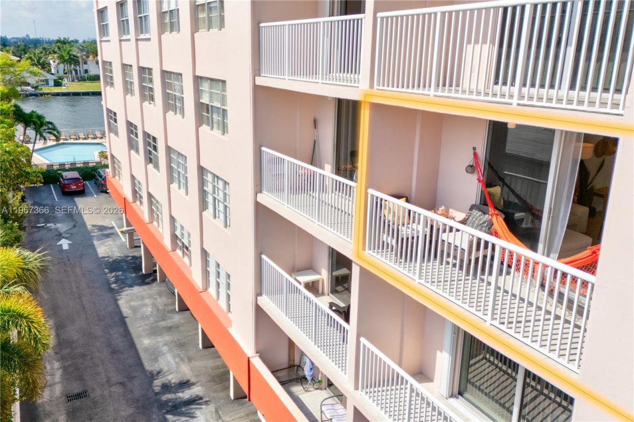 3161 S Ocean Dr , Unit 408, Hallandale Beach, FL 33009 Photo