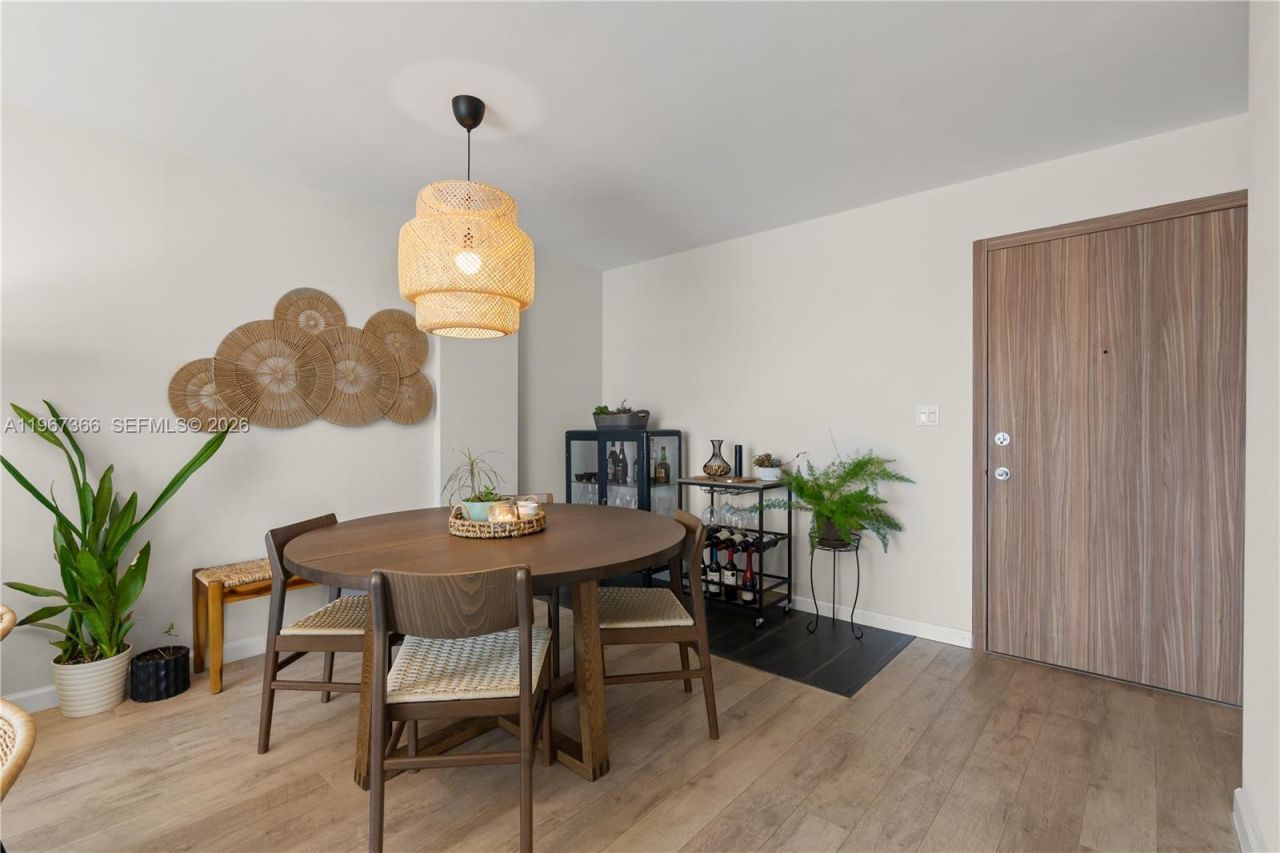 3161 S Ocean Dr , Unit 408, Hallandale Beach, FL 33009 Photo