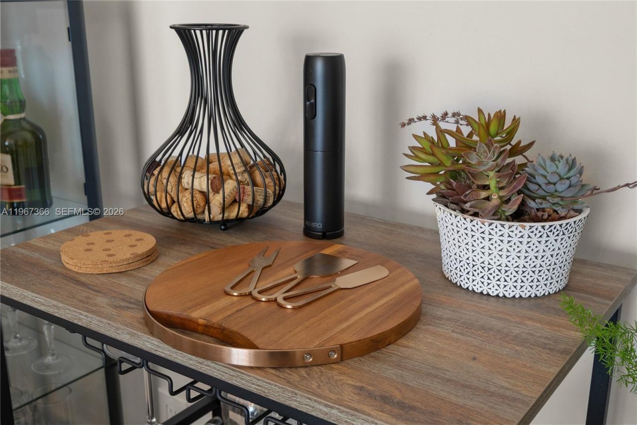 3161 S Ocean Dr , Unit 408, Hallandale Beach, FL 33009 Photo