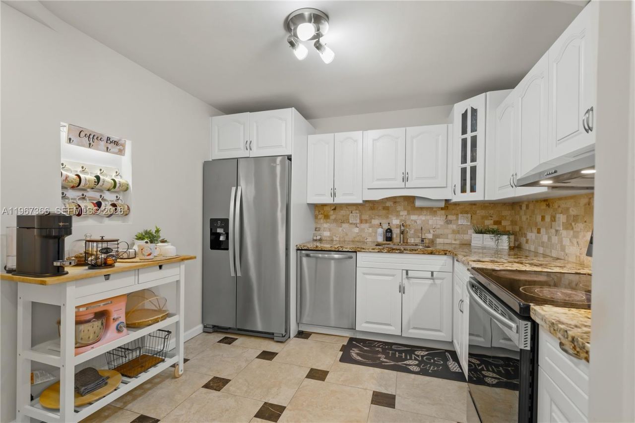 3161 S Ocean Dr , Unit 408, Hallandale Beach, FL 33009 Photo