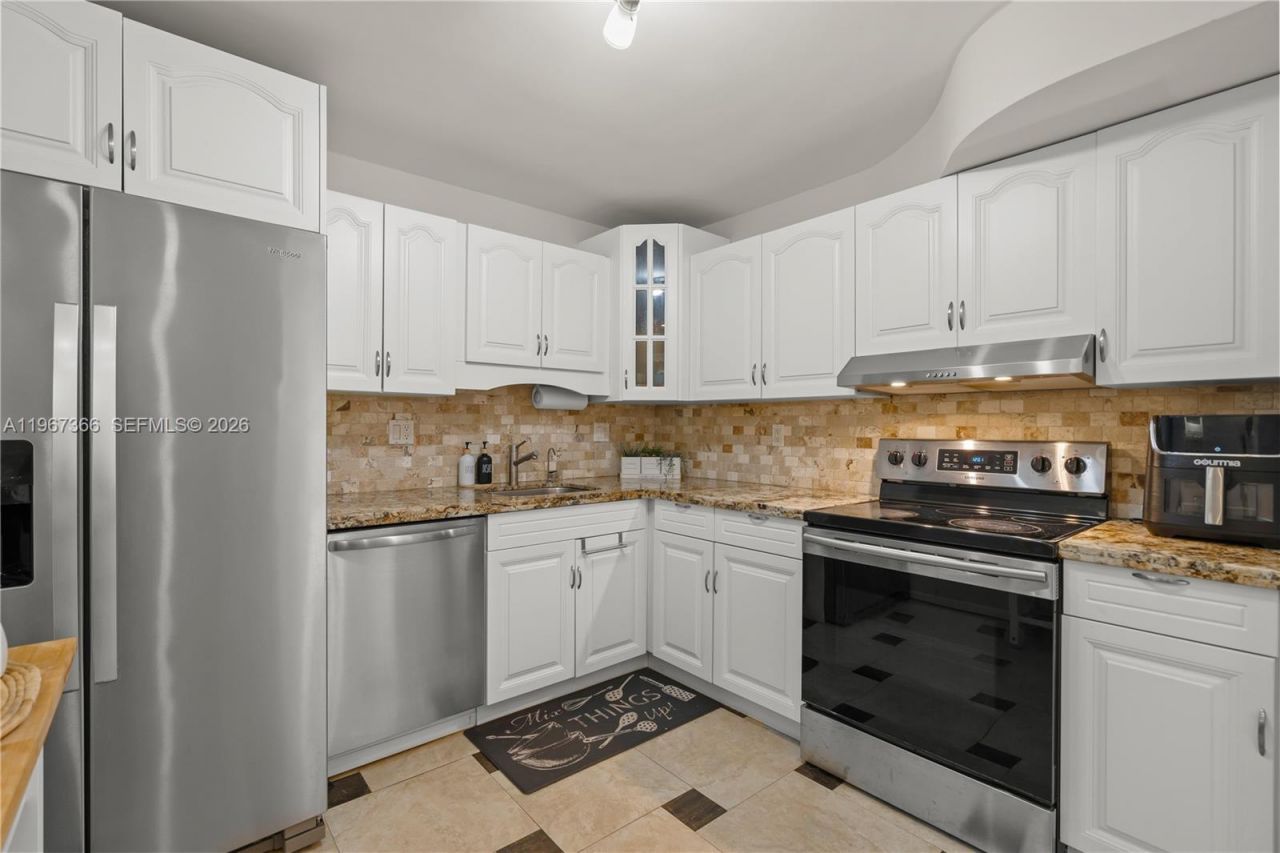 3161 S Ocean Dr , Unit 408, Hallandale Beach, FL 33009 Photo