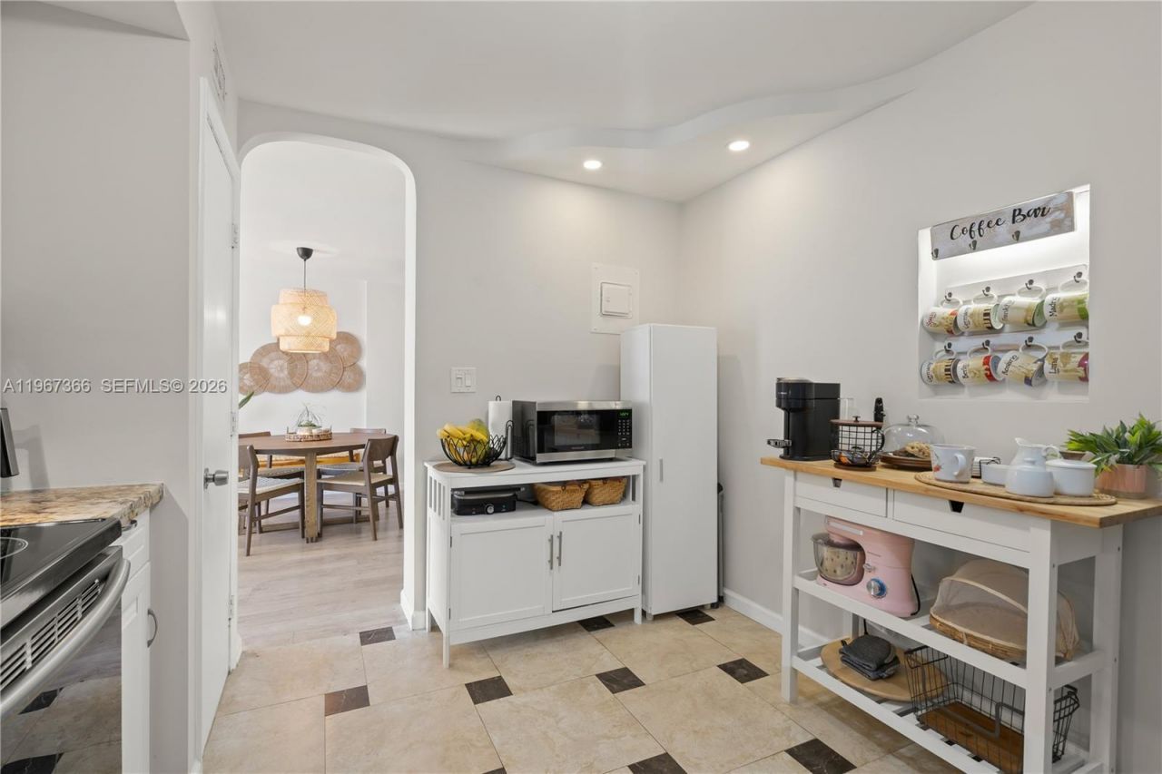 3161 S Ocean Dr , Unit 408, Hallandale Beach, FL 33009 Photo