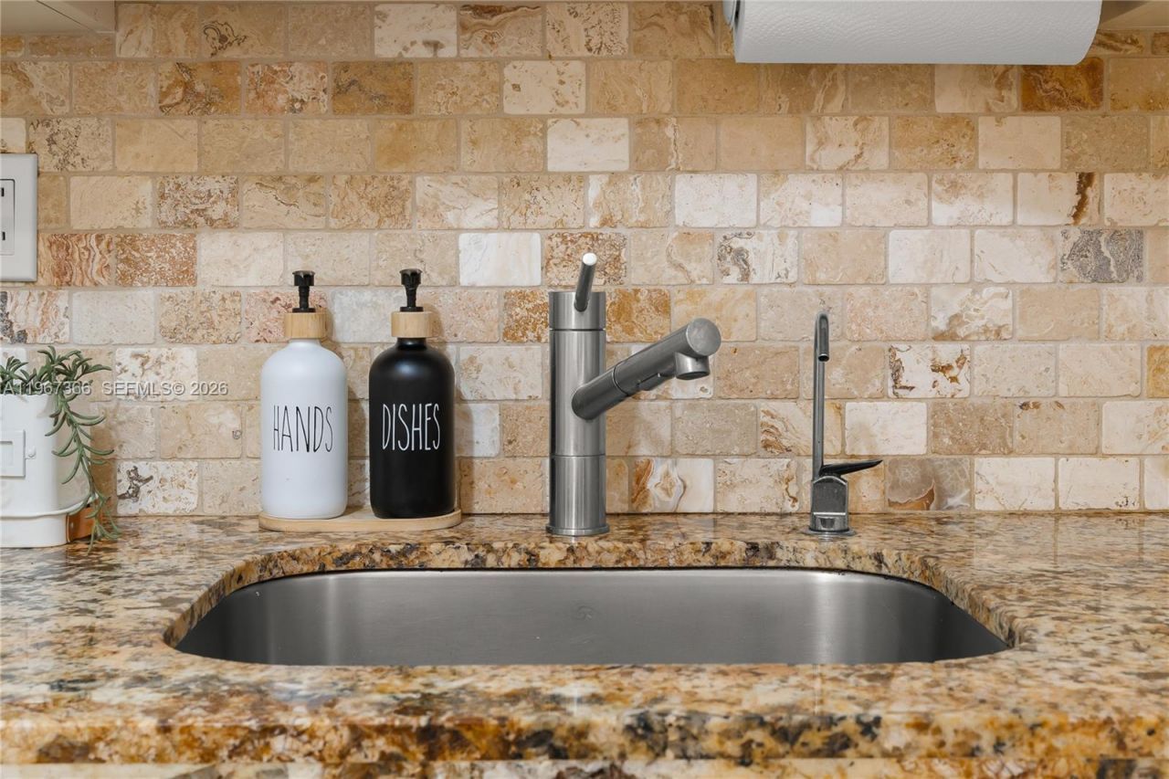 3161 S Ocean Dr , Unit 408, Hallandale Beach, FL 33009 Photo