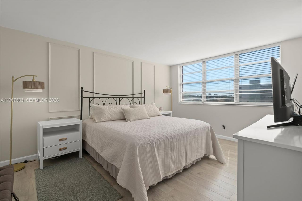 3161 S Ocean Dr , Unit 408, Hallandale Beach, FL 33009 Photo