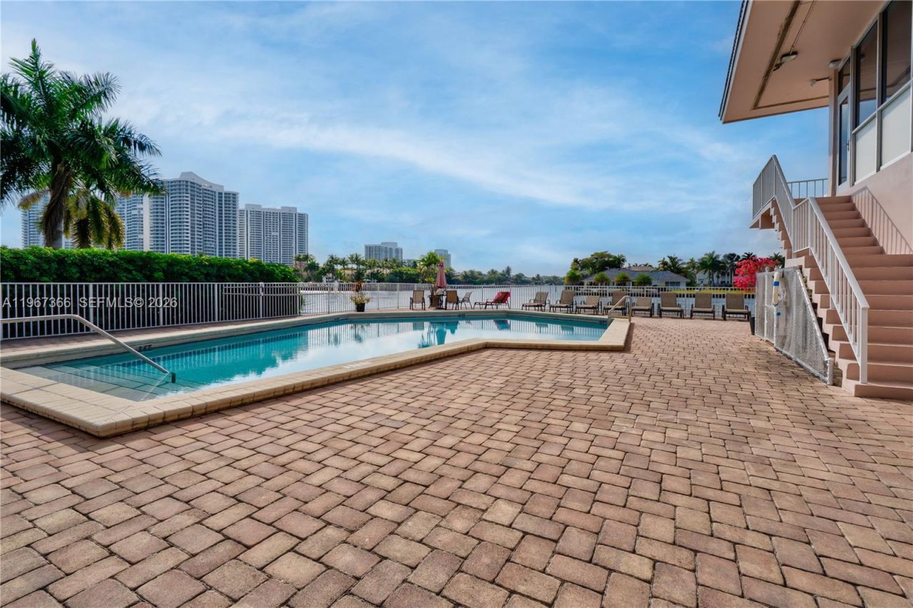 3161 S Ocean Dr , Unit 408, Hallandale Beach, FL 33009 Photo