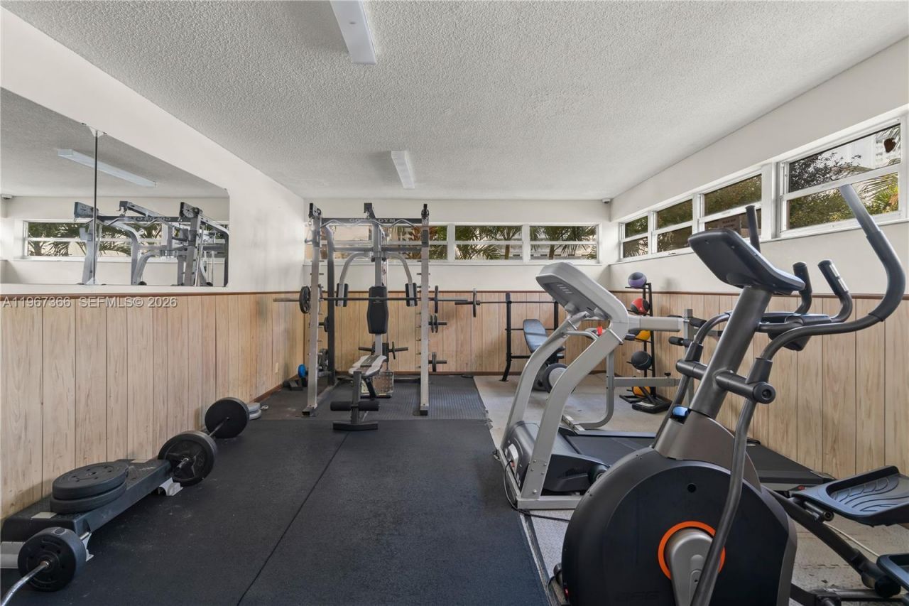 3161 S Ocean Dr , Unit 408, Hallandale Beach, FL 33009 Photo