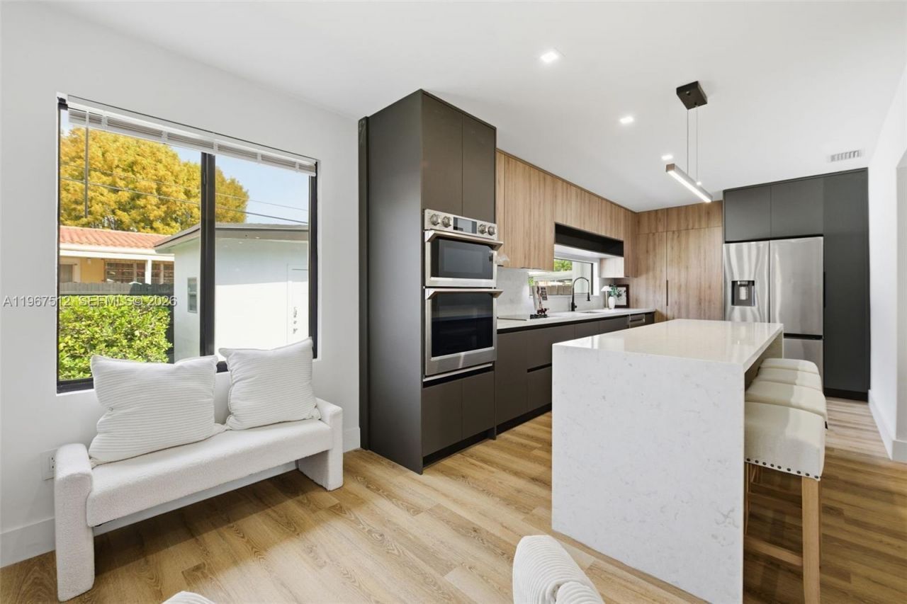 3021 SW 12th St , Miami, FL 33135 Photo