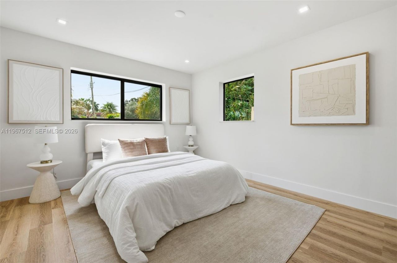 3021 SW 12th St , Miami, FL 33135 Photo