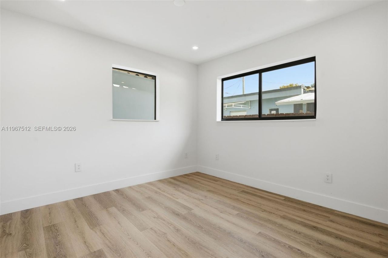 3021 SW 12th St , Miami, FL 33135 Photo