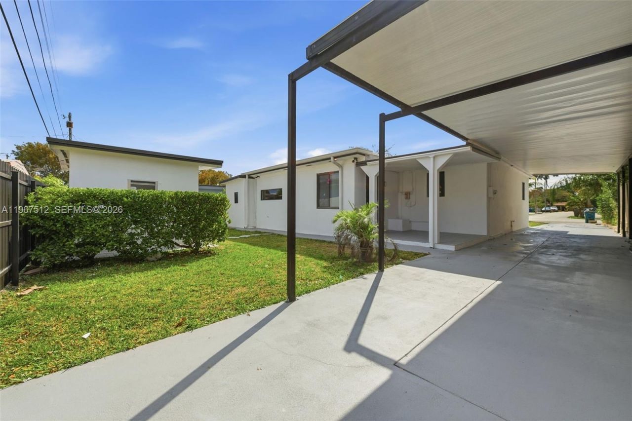 3021 SW 12th St , Miami, FL 33135 Photo