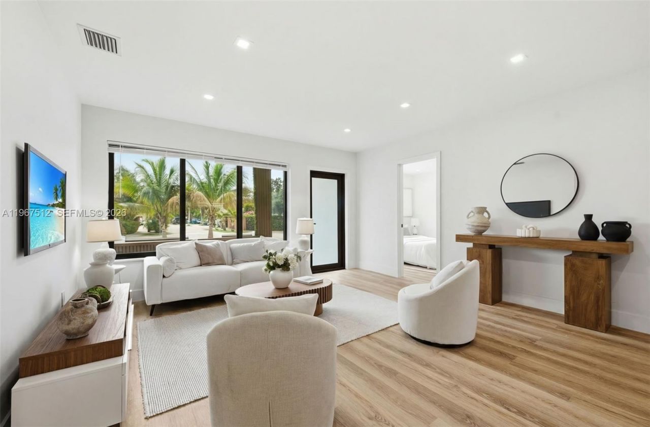 3021 SW 12th St , Miami, FL 33135 Photo