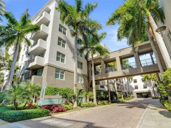 2421 NE 65th St, Unit 202, Fort Lauderdale, FL 33308