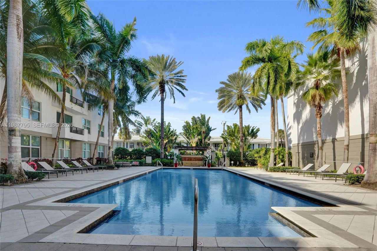 2421 NE 65th St , Unit 202, Fort Lauderdale, FL 33308 Photo