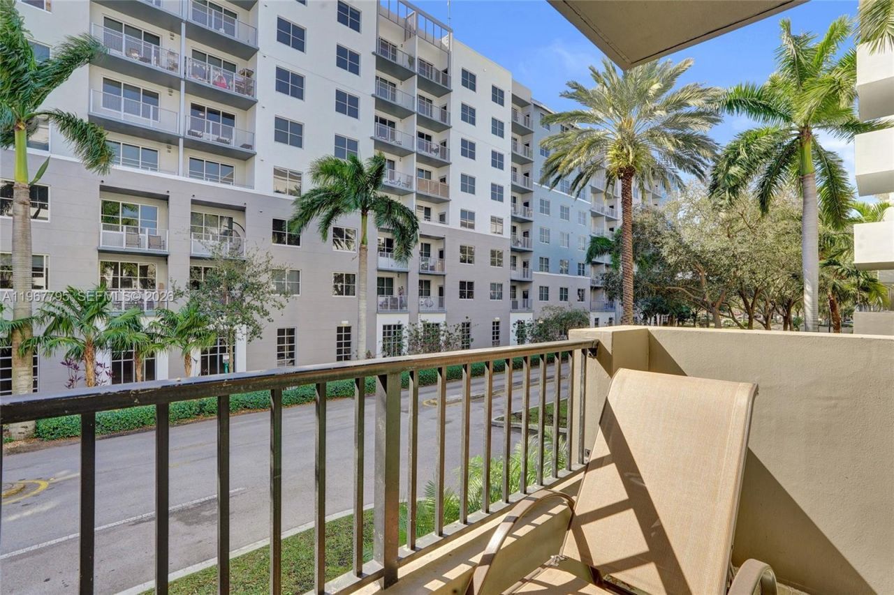 2421 NE 65th St, Unit 202, Fort Lauderdale, FL 33308 Photo