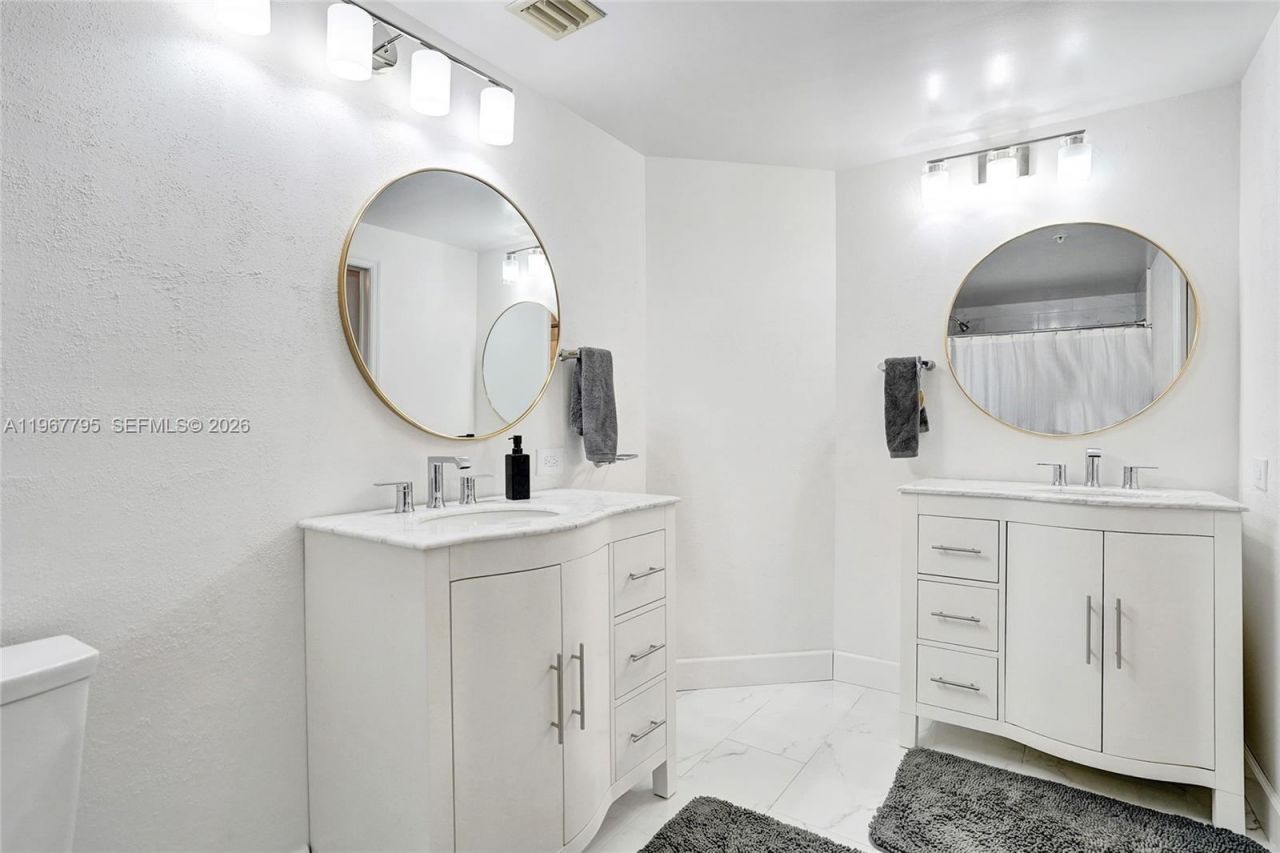 2421 NE 65th St, Unit 202, Fort Lauderdale, FL 33308 Photo