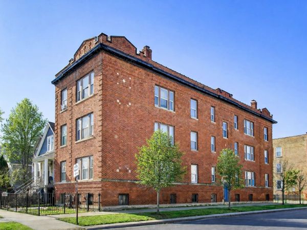 3047 W Berteau Avenue, Unit 1, Chicago, IL 60618