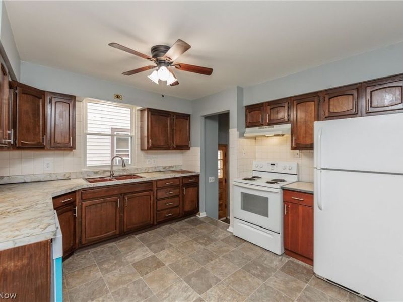 3405 W 132nd Street, Cleveland, OH 44111 Photo 2