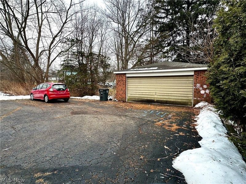 1012-1014 Saxon Avenue, Akron, OH 44314 Photo 3