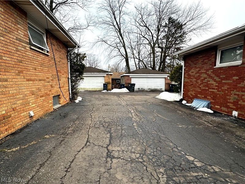 1024-1026 Saxon Avenue, Akron, OH 44314 Photo 2