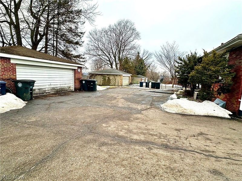 1030-1032 Saxon Avenue, Akron, OH 44314 Photo 4