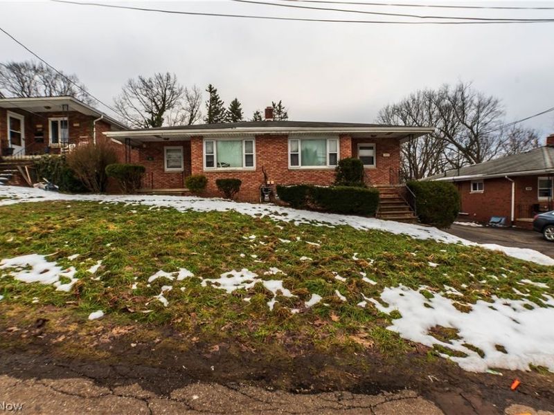 1054-1056 Saxon Avenue, Akron, OH 44314 Photo 1