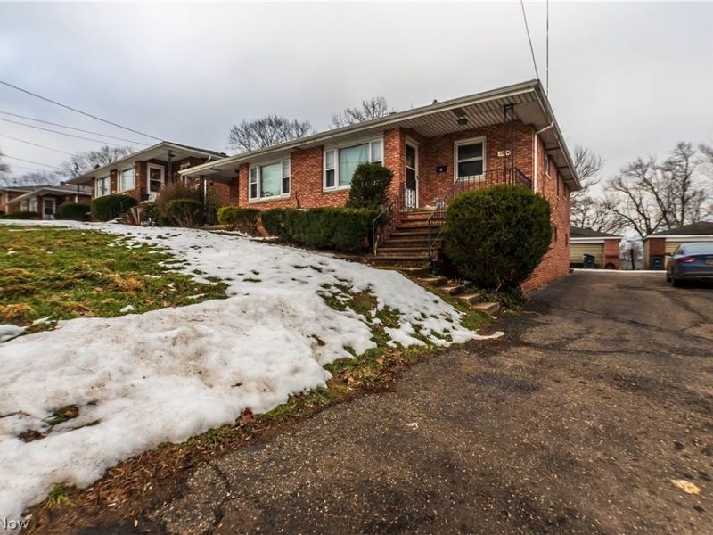 1054-1056 Saxon Avenue, Akron, OH 44314 Photo 2