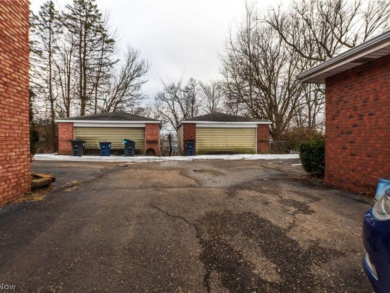 1054-1056 Saxon Avenue, Akron, OH 44314 Photo 3