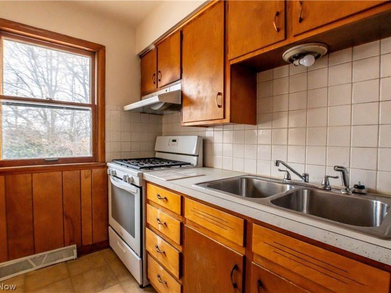 1062-1064 Saxon Avenue, Akron, OH 44314 Photo 12