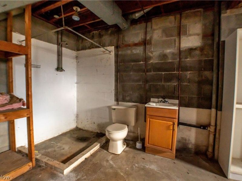 1062-1064 Saxon Avenue, Akron, OH 44314 Photo 18