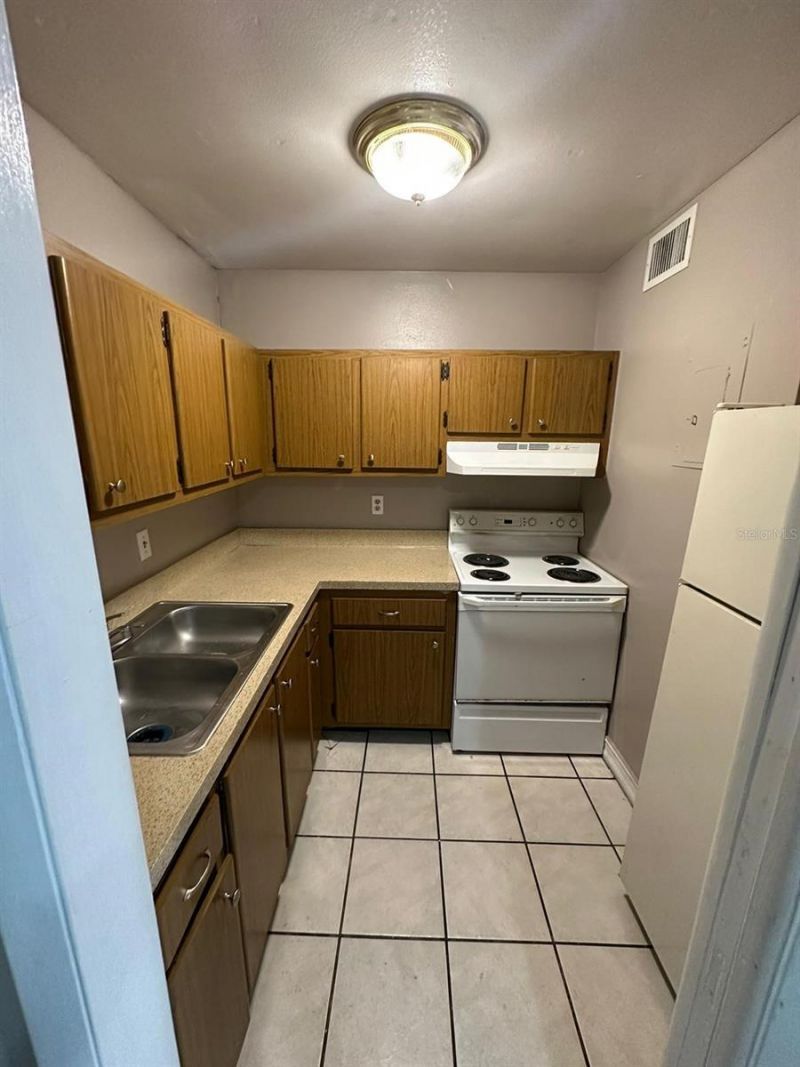 1830 Maravilla Avenue, Unit 206, Fort Myers, FL 33901 Photo