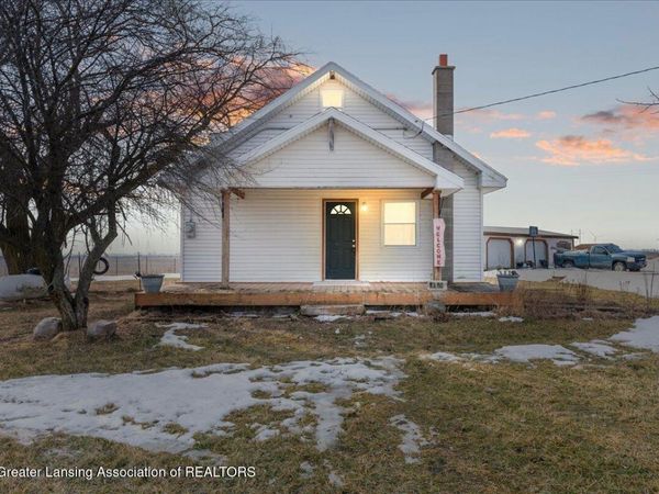 4210 E Hayes Road, Ithaca, MI 48847