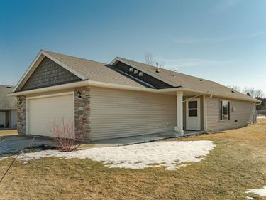 702 Southfork Place SE, Kasson, MN 55944