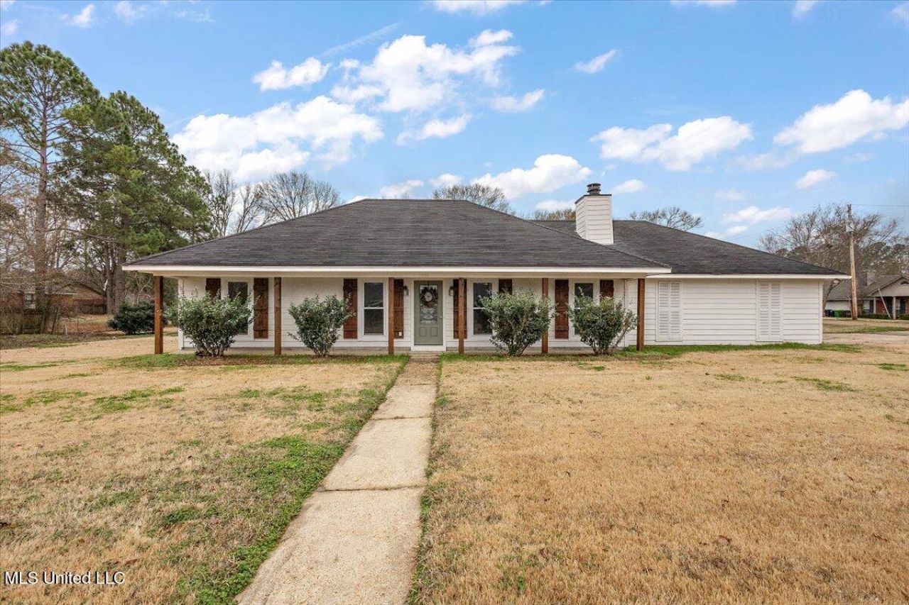 405 Beaver Creek Drive, Ridgeland, MS 39157 Main Photo