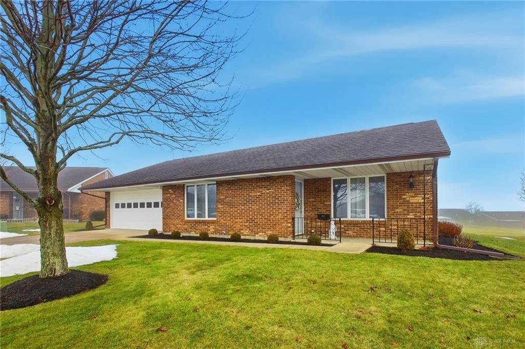 1040 Carson Lane, Springfield, OH 45503 Main Photo
