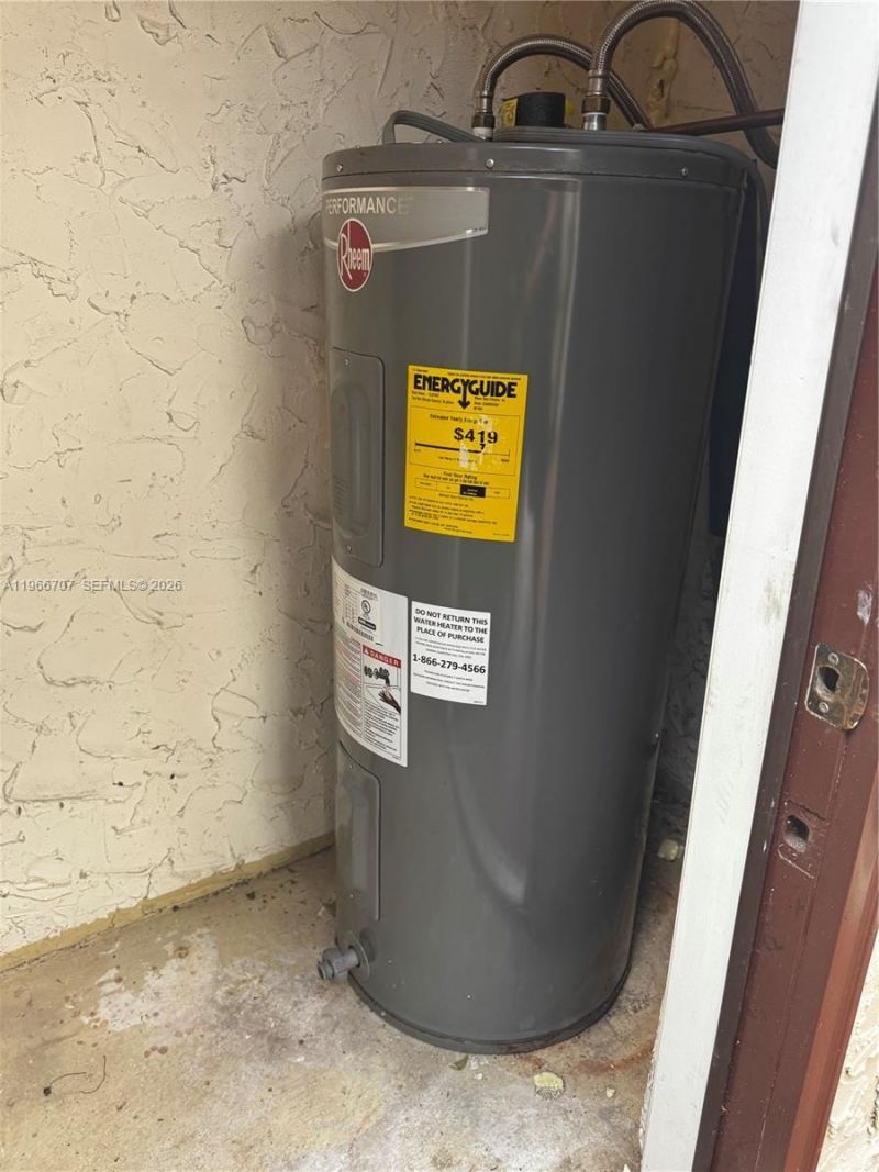 9905 NW 66th St, Unit D21, Tamarac, FL 33321 Photo