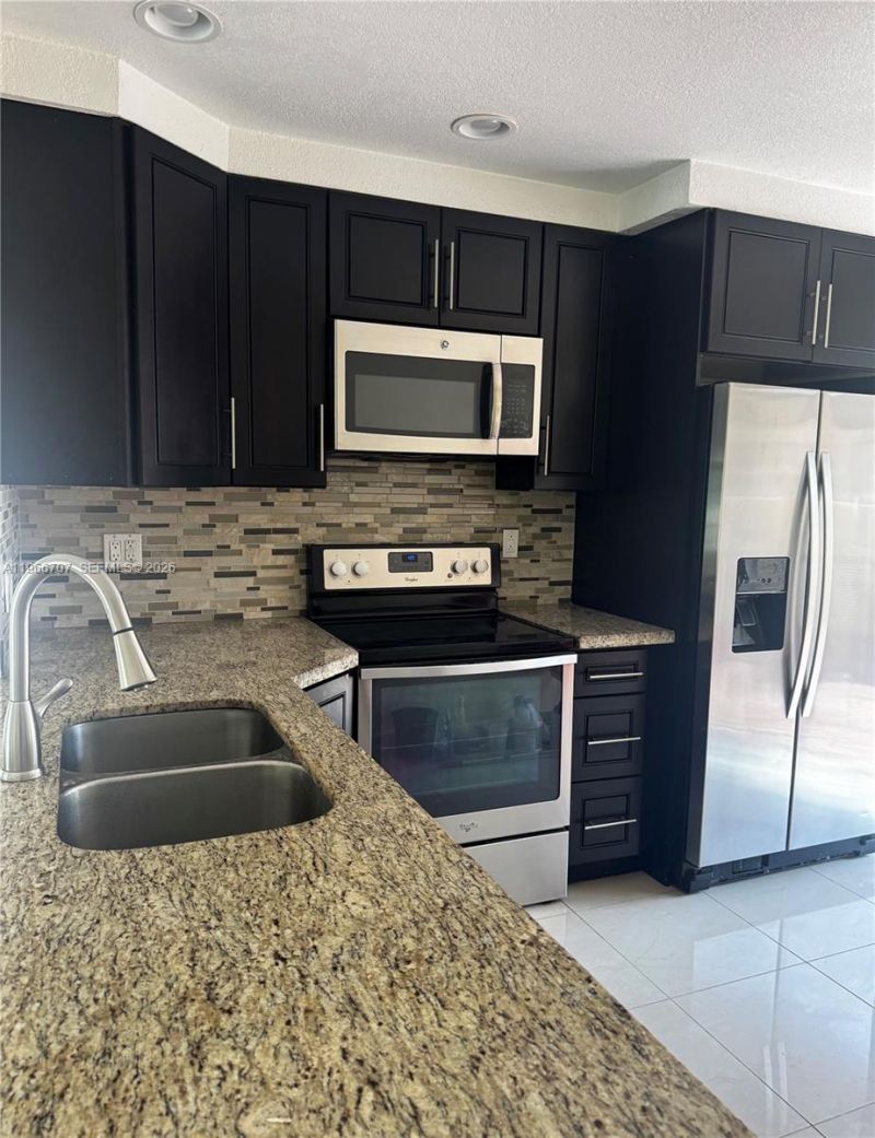 9905 NW 66th St, Unit D21, Tamarac, FL 33321 Photo