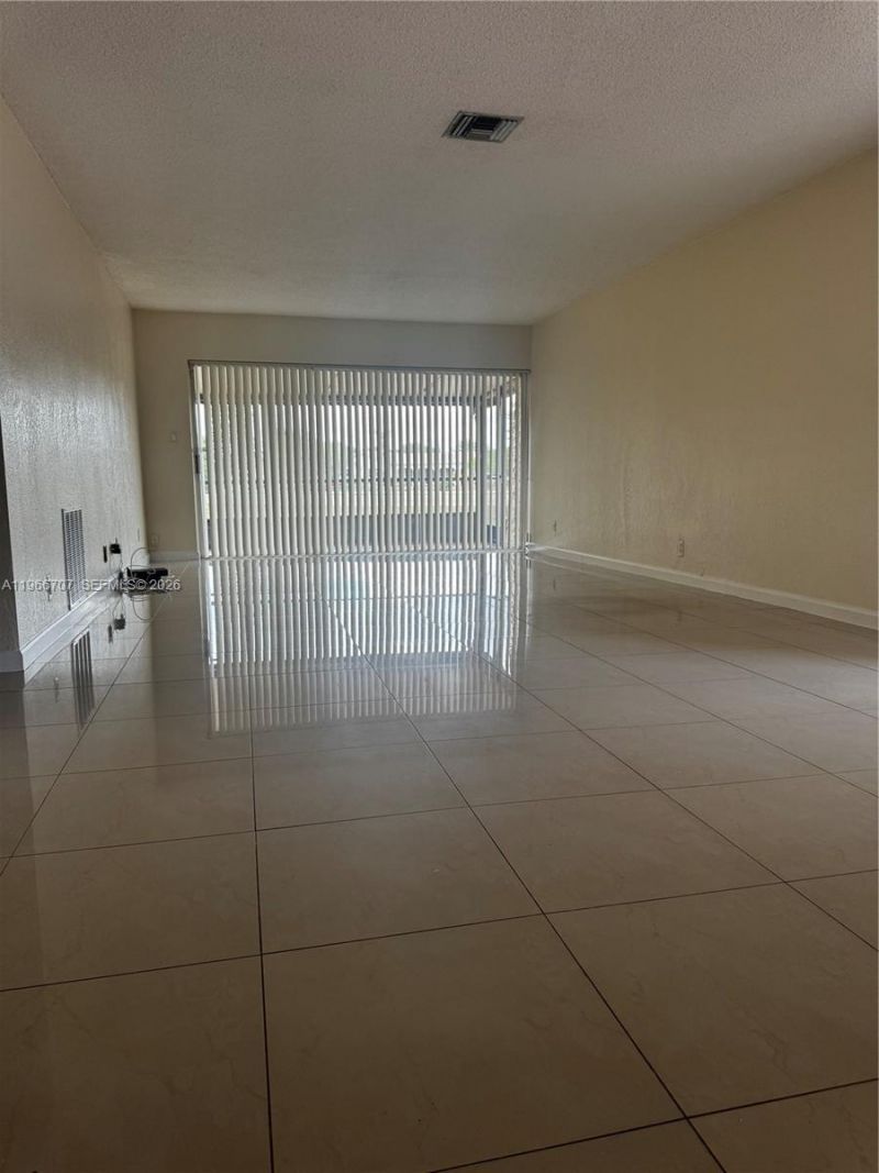 9905 NW 66th St, Unit D21, Tamarac, FL 33321 Photo