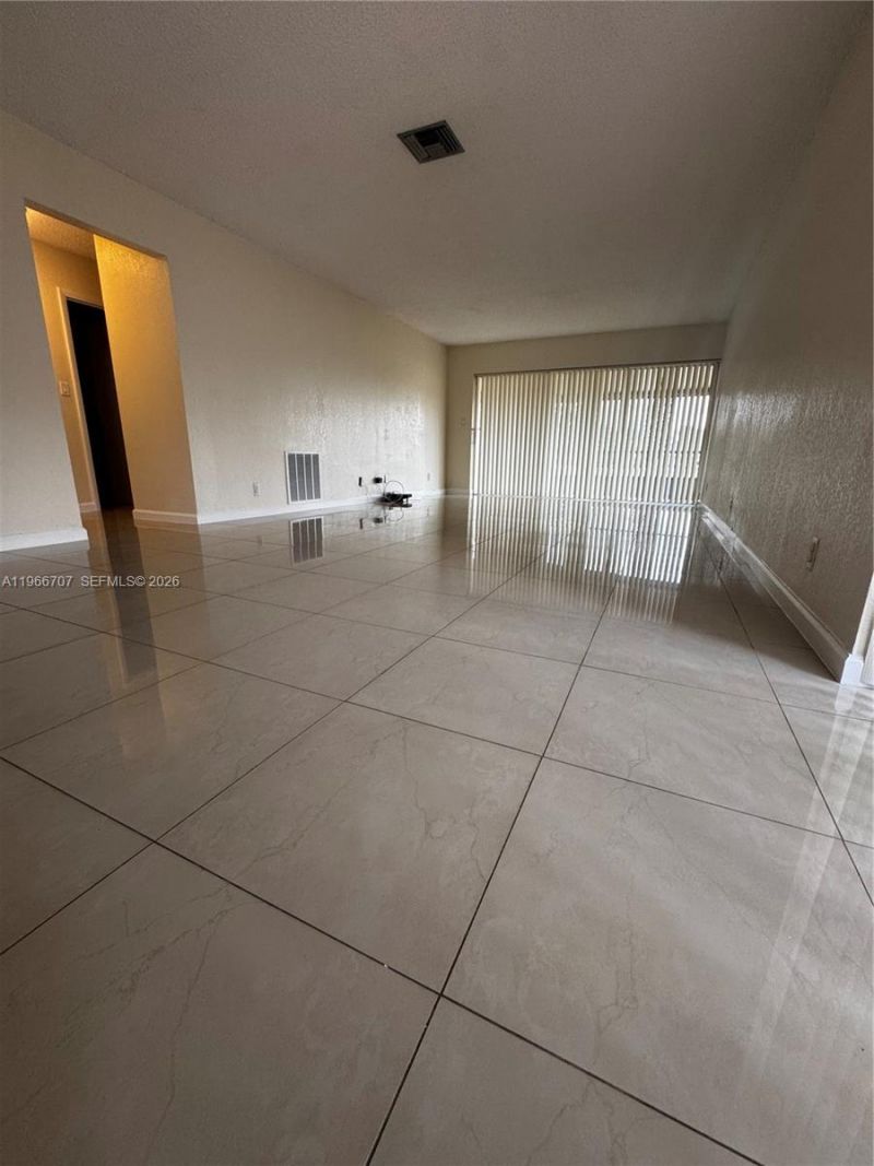 9905 NW 66th St, Unit D21, Tamarac, FL 33321 Photo